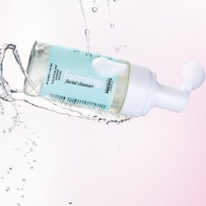 Spumă curățare ten, Mini Foaming Facial Cleanser 100ml, demachiant tip spumă cu acizi derivați din fructe, Aloe Vera și Panthenol - imagine 2