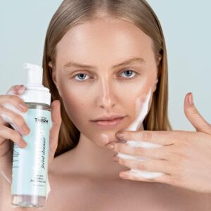 Spumă curățare ten, Foaming Facial Cleanser, demachiant tip spumă cu acizi derivați din fructe, Aloe Vera și Panthenol - imagine 6