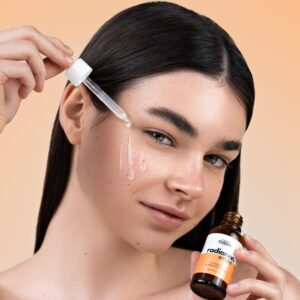 Ser iluminator și antioxidant cu Vitamina C,  Radiance Serum, cu Vitamina C lipozomală și Hexapeptide - imagine 2