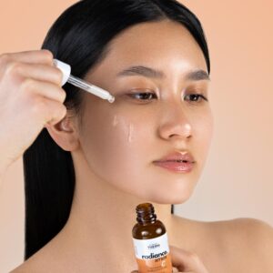 Ser iluminator și antioxidant cu Vitamina C,  Radiance Serum, cu Vitamina C lipozomală și Hexapeptide - imagine 3